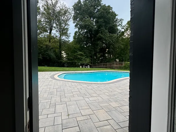 5726 Clarence Ave, Alexandria, VA 22311