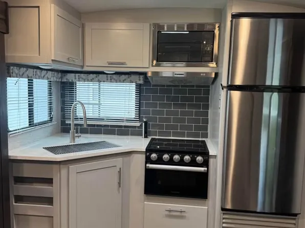 6242 SW 24th St, Miramar, FL 33023