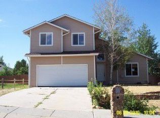 12 Blue Sky Ct, Pueblo, CO 81001
