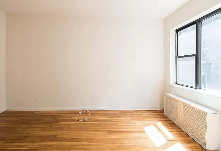 301 E 49th St #3C — Photo 5