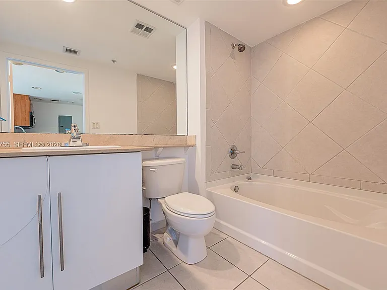 325 Biscayne Blvd #2020 — Photo 8