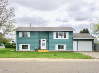 325 Ruby St, Dickinson, ND 58601