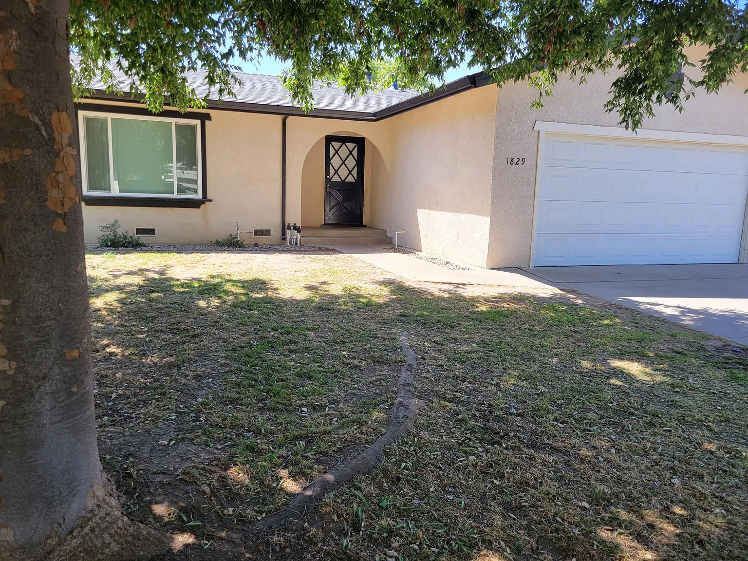 1829 Devin Dr photo 1
