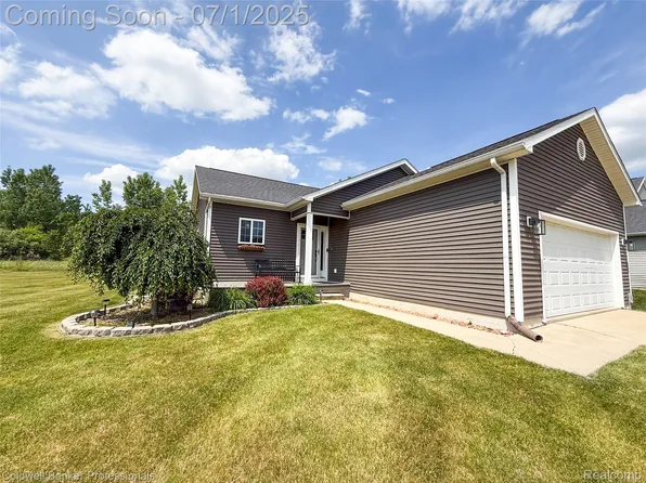 9391 Sunrise Ln, Davison, MI 48423