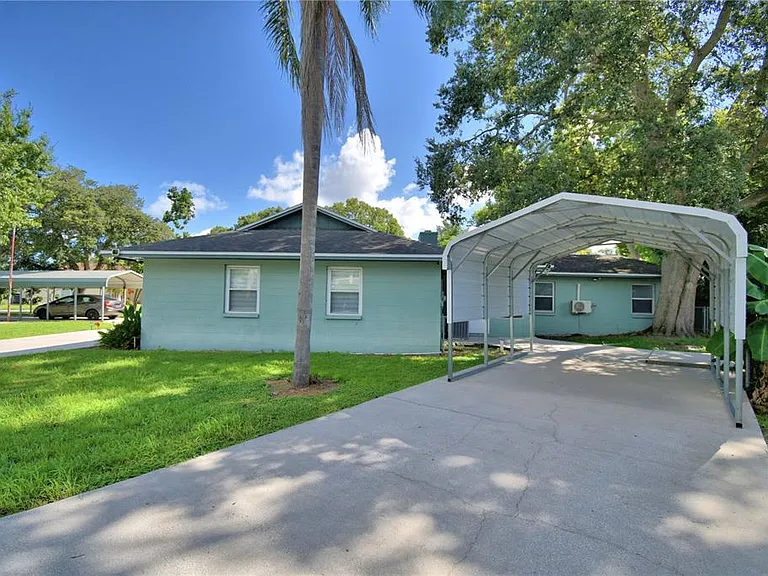 2405 Roslyn Ln #C — Photo 1