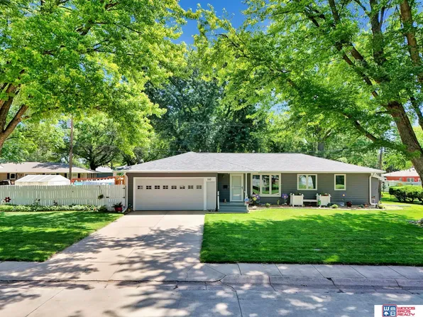 1110 N 18th St, Beatrice, NE 68310