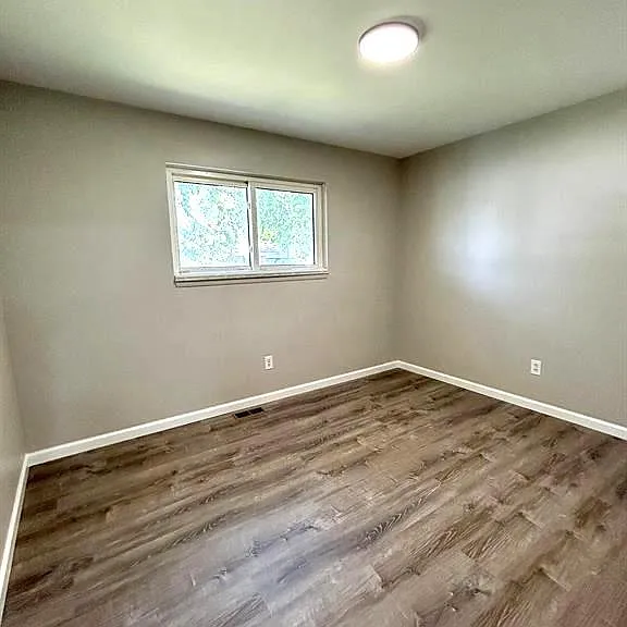 11304 Hemlock Dr — Photo 15