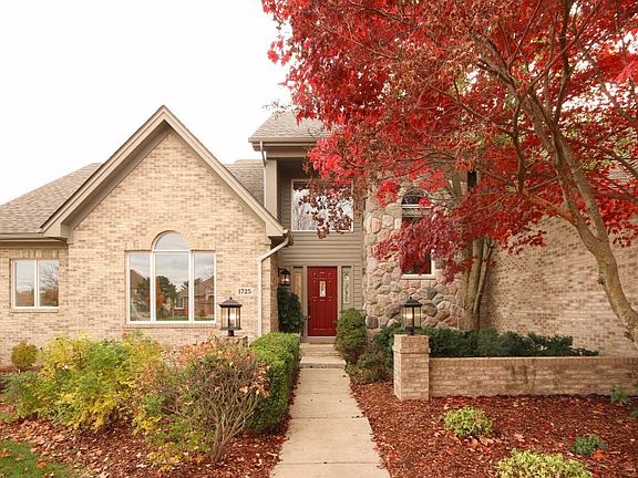3rd image of 1725 Stonebridge Dr S