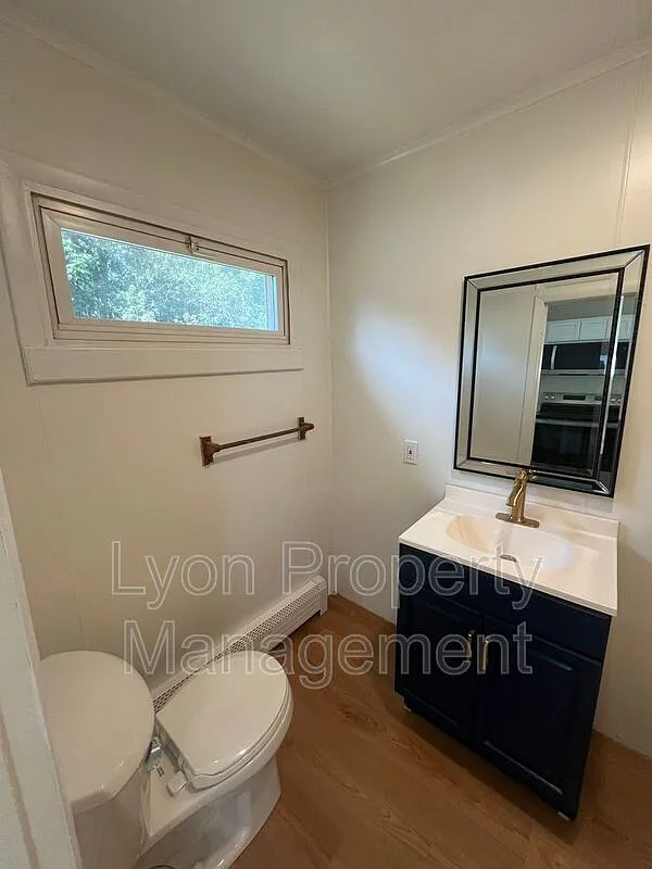 3 bed, 1.0 bath, $1,700 — Photo 3