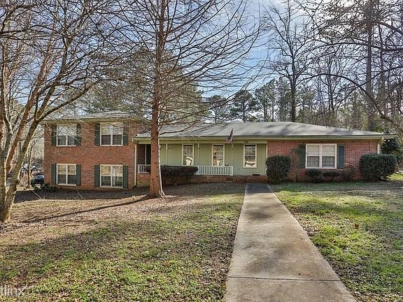 4th image of 2691 Creekview Dr