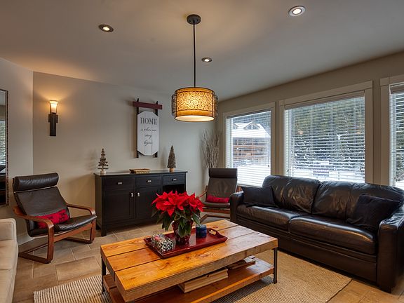 5th image of 152 Clearview Cres