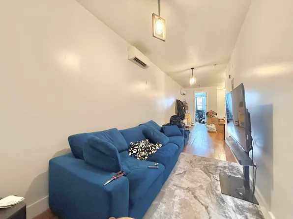 1817 Bleecker Street image 1 of 22