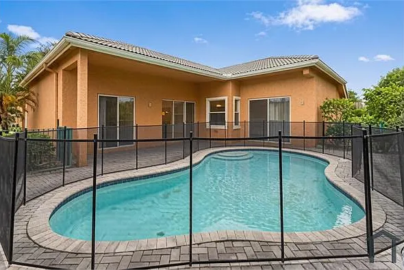 6 bed, 2939 sqft, $7,550 — Photo 4
