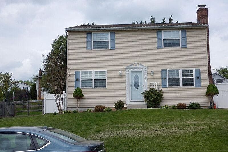 1st image of 692 Sunflower Ct
