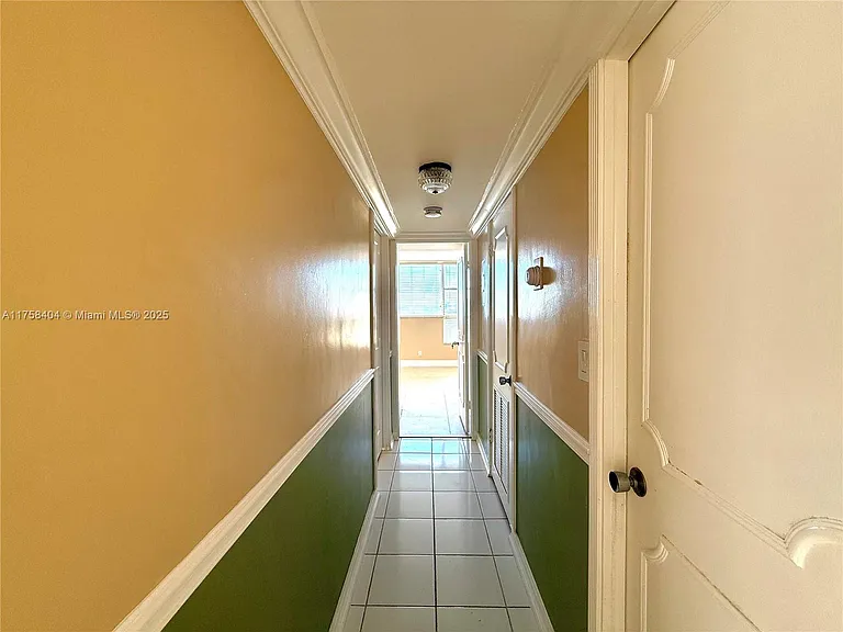 920 NE 199th St #4J — Photo 7