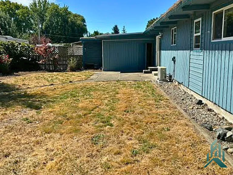 4535 SE 3rd St — Photo 13