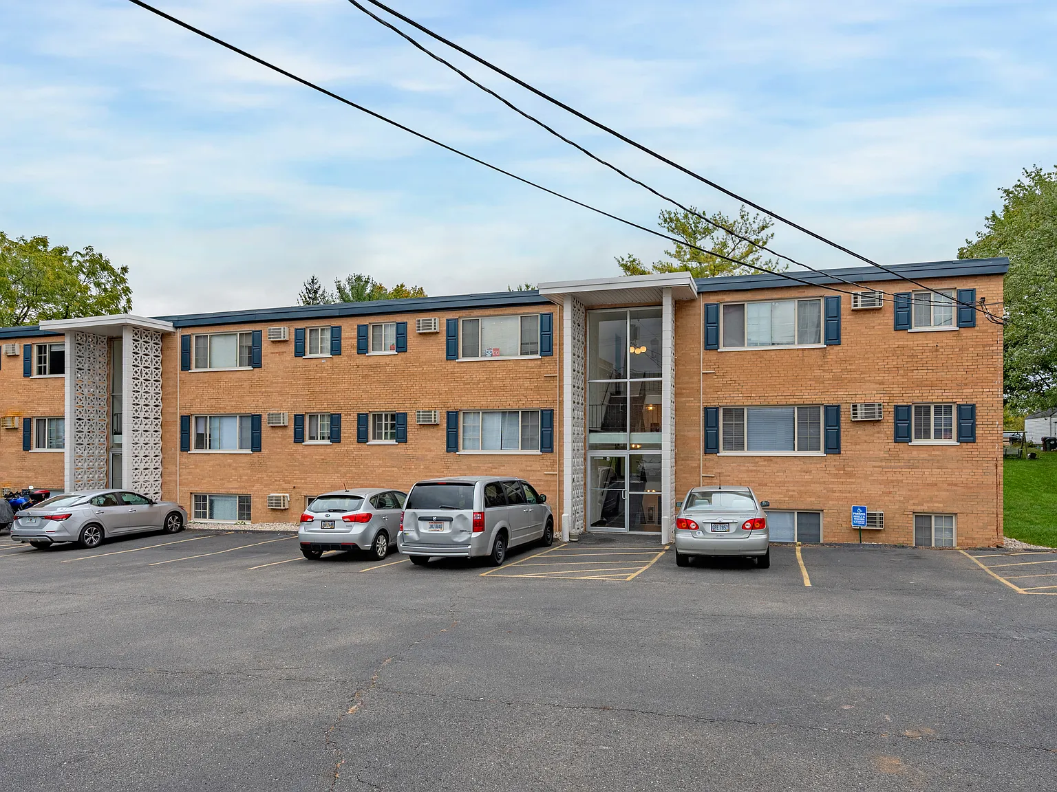 2 bed, $1,295 — Photo 1