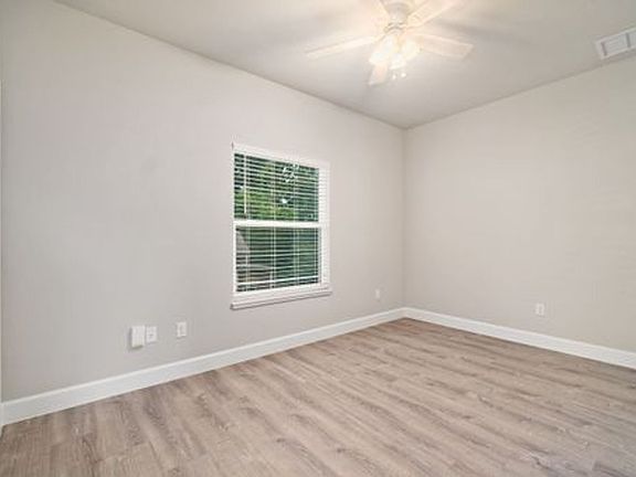 3rd image of 622 NW 3rd Ave Unit B