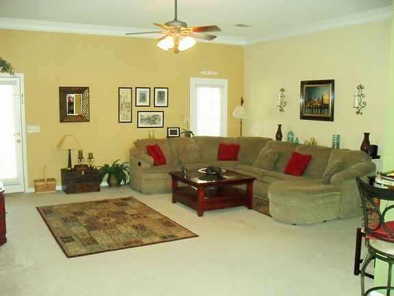 4th image of 205 Autumn Woods Dr