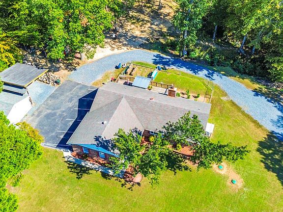 3rd image of 37995 Mohawk Dr