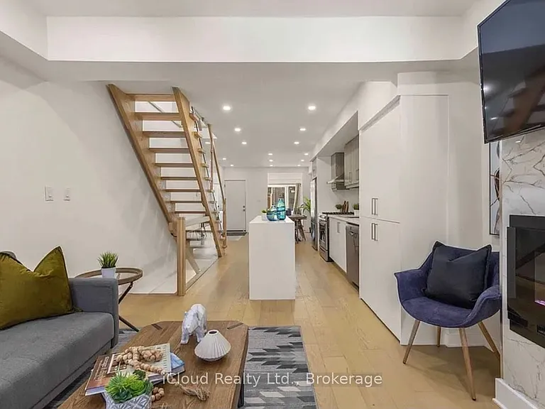 386 Coxwell Ave — Photo 12