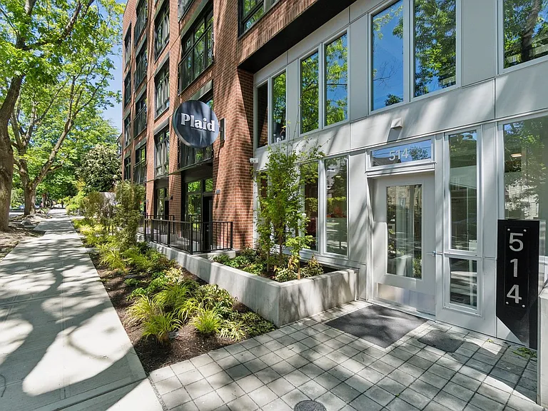 Plaid Apartments — Photo 14