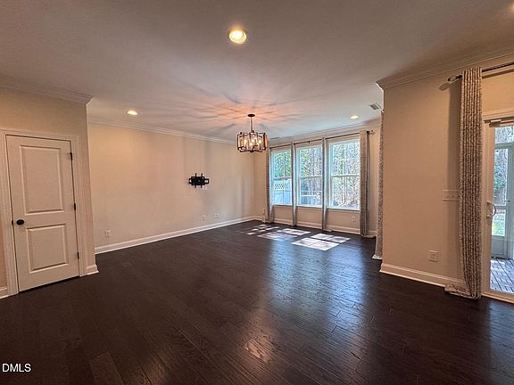 5th image of 518 Cedar Ridge Rd