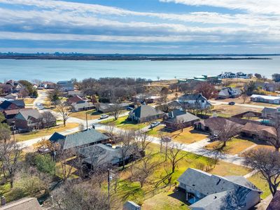 327 N Peninsula Dr, Little Elm, TX, 75068