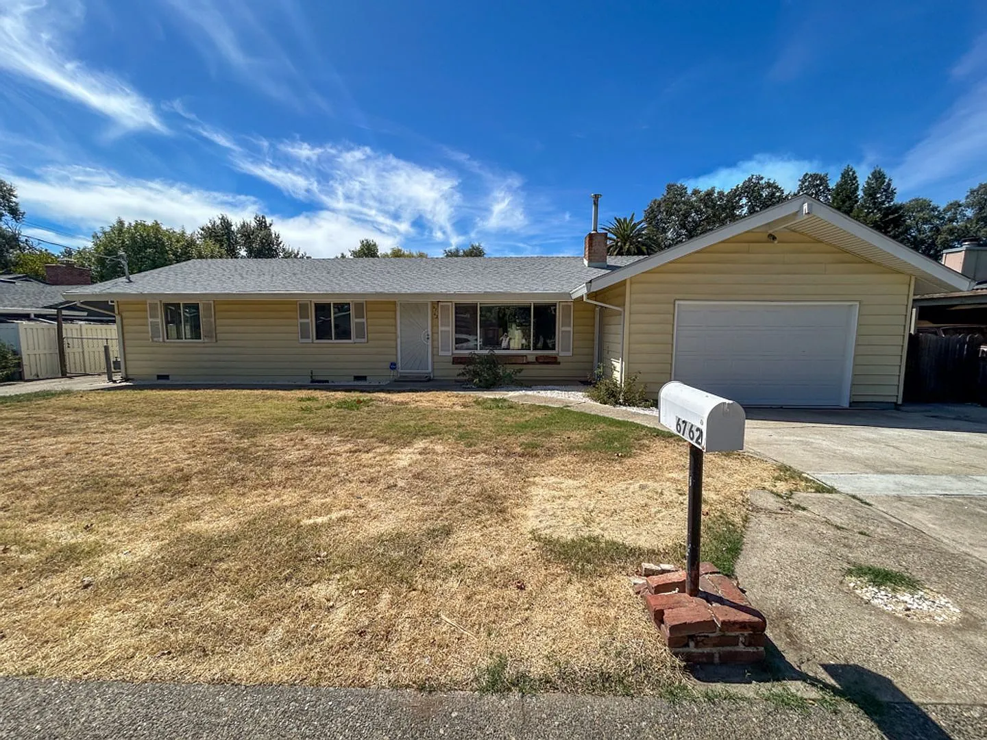 6762RiversideDr — Photo 1