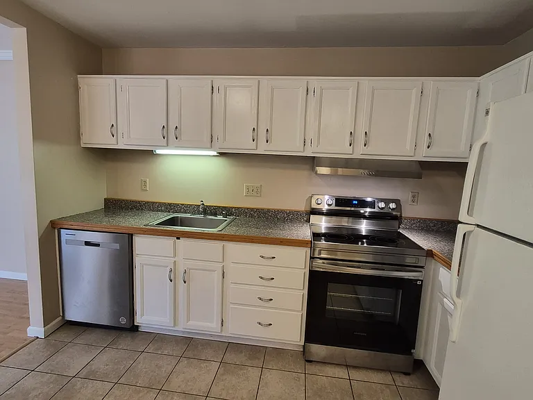5_ Olympic Dr — Photo 9