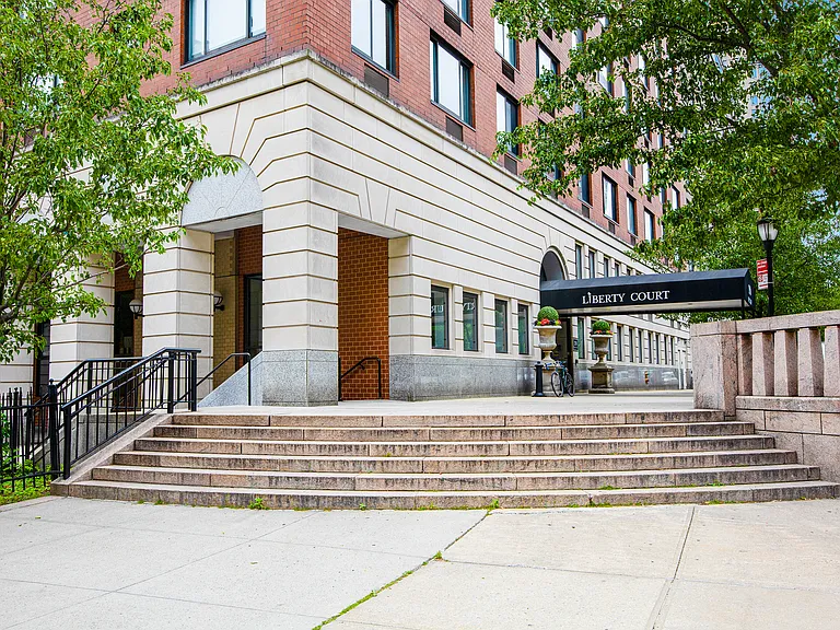200 Rector Pl #7F — Photo 18
