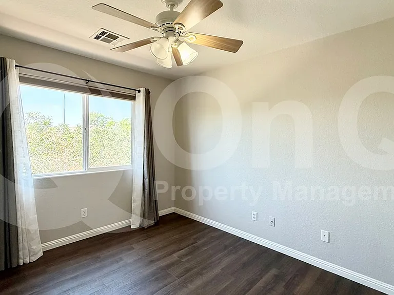 800 N Soho Pl — Photo 14