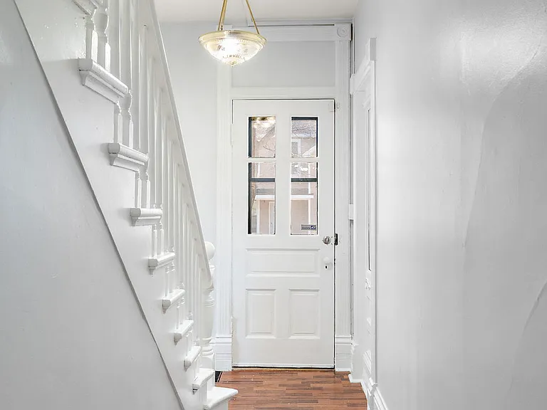 557 Chicago St — Photo 13