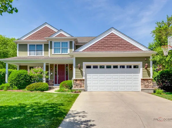 231 Cater Ln, Libertyville, IL 60048