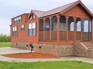 141 1st St, Hackleburg, AL 35564