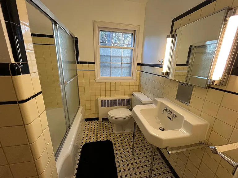 3323 Lakeshore Dr — Photo 6