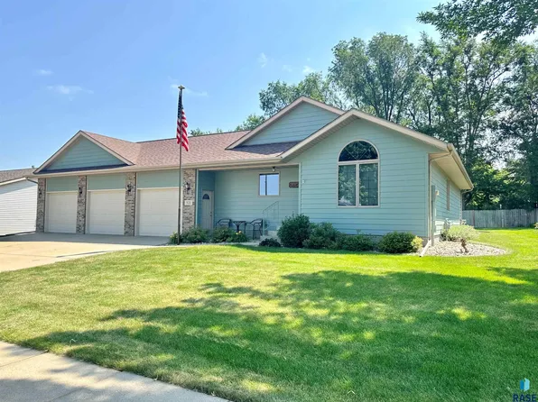 920 S Charlotte Ave, Sioux Falls, SD 57103