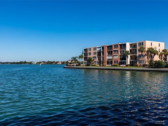3rd image of 7665 Sun Island Dr S APT 212