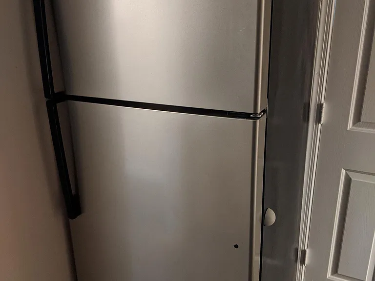 Full Size Refrigerator with Freezer on top