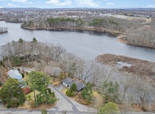 44 Riverside Dr, Waltham, MA 02453