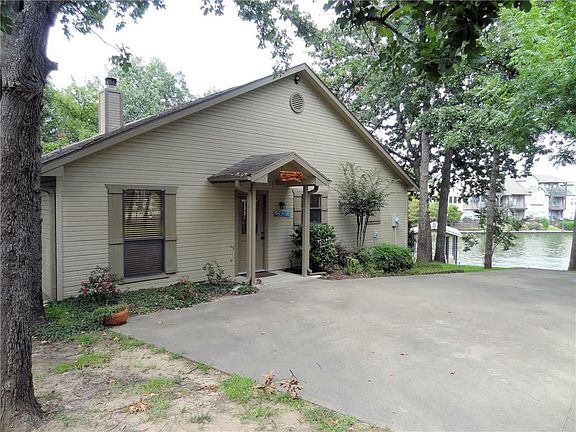 2nd image of 138 Memorial Dr