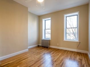 28 Powers St #3T, Brooklyn, NY 11211
