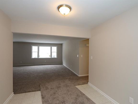 3rd image of 6565 Yankee St
