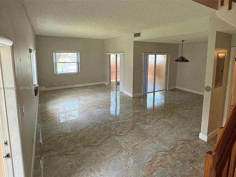 549 Racquet Club Rd #32 — Photo 2