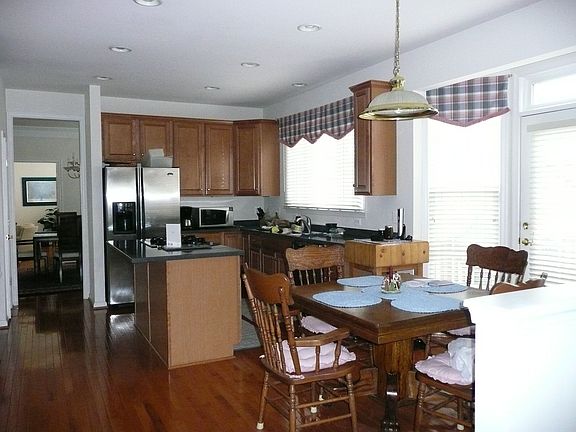 Kitchen & Bkfst Nook