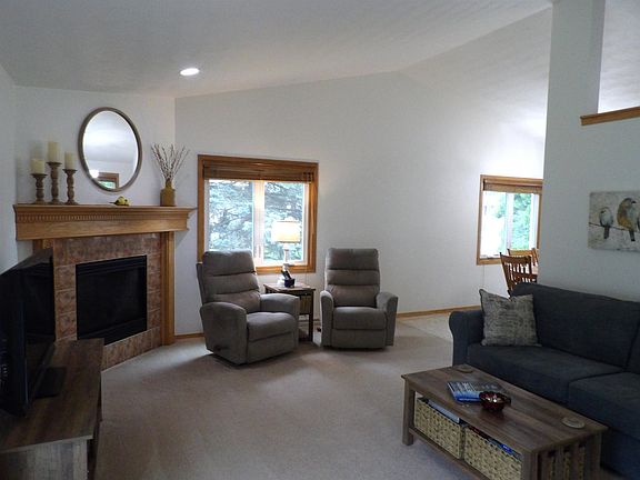 3rd image of 209 Windfield Ct