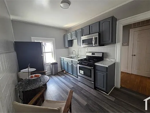 3 bed, 1800 sqft, $2,750 — Photo 1