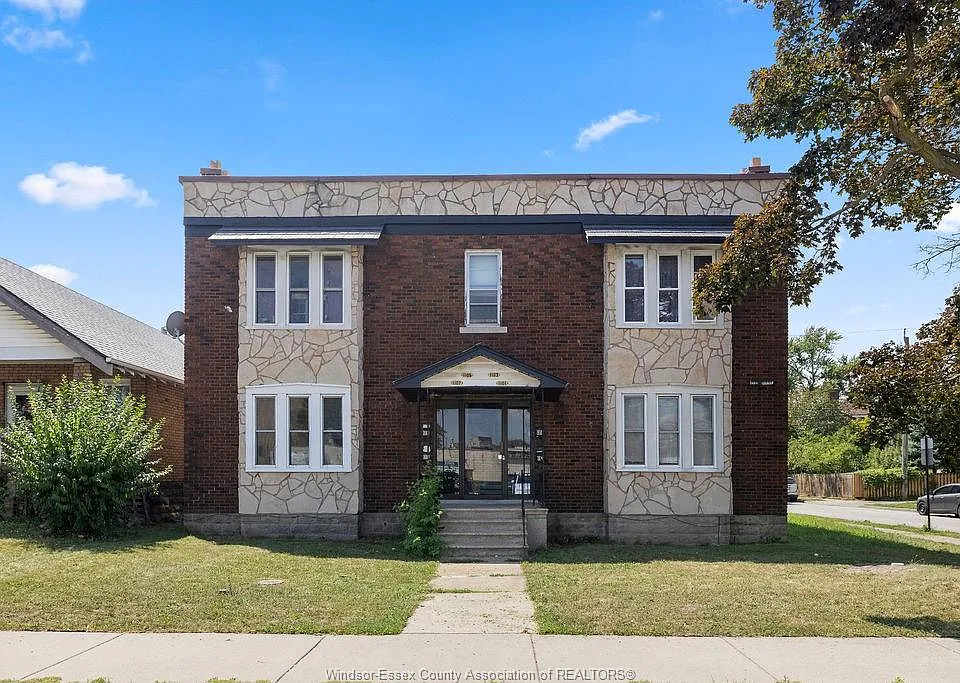 1107 Pelissier St