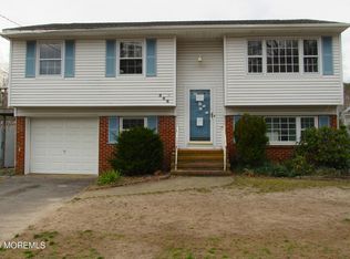 568 Michigan Ave, Brick, NJ 08724