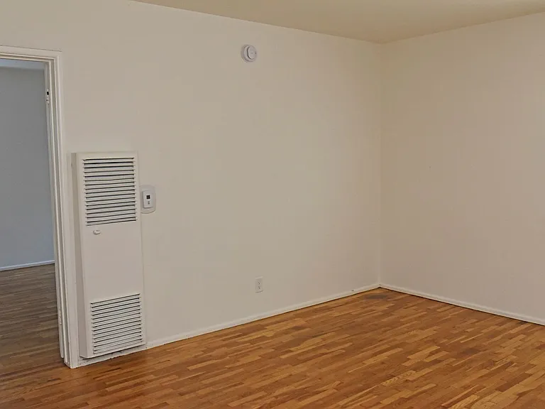 5637 Strohm Ave — Photo 2